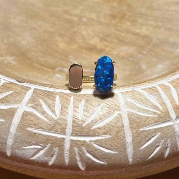 Kendra Scott Gold Pryde Royal Blue Kyocera Opal Ring RARE